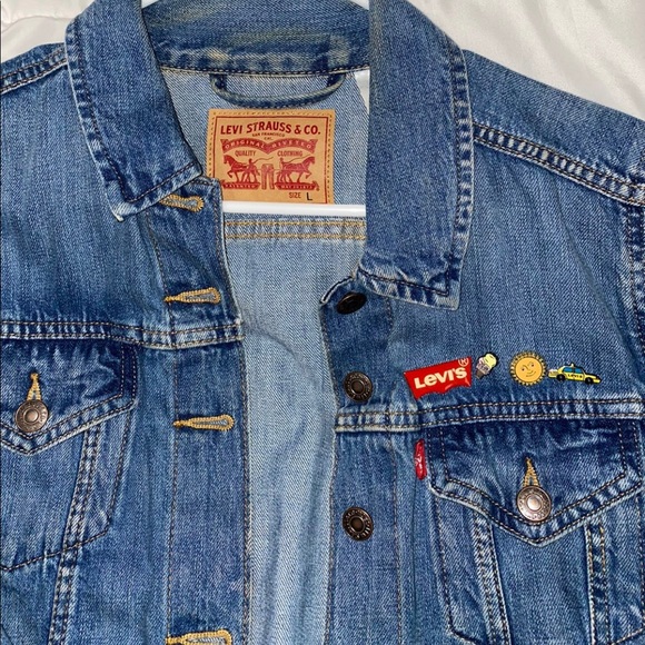 Levi’s Trucker - Picture 1 of 5
